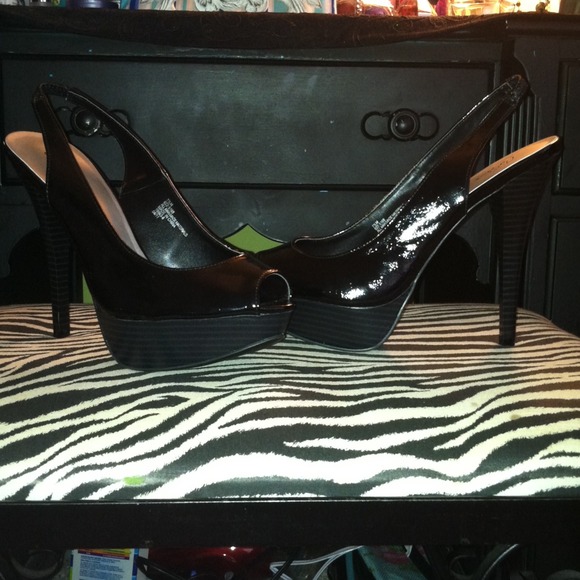 Black slingback heels!!!