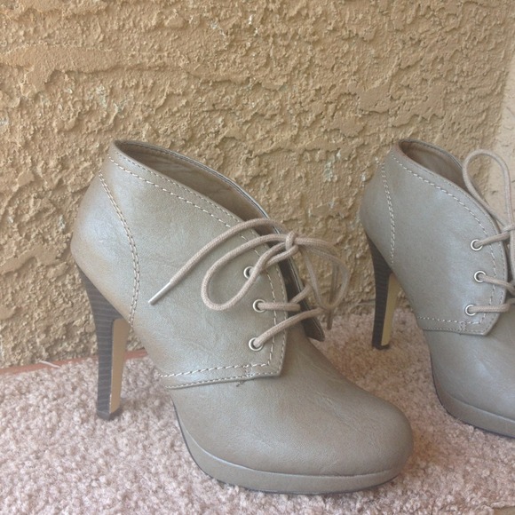 Madden girl - Picture 2 of 2