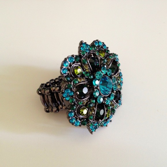 Ring - Picture 2 of 3