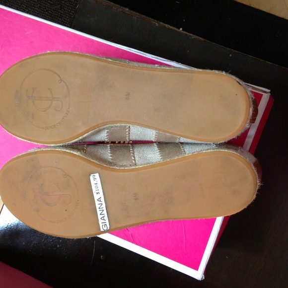 Juicy Couture flats size 6M - Picture 3 of 4