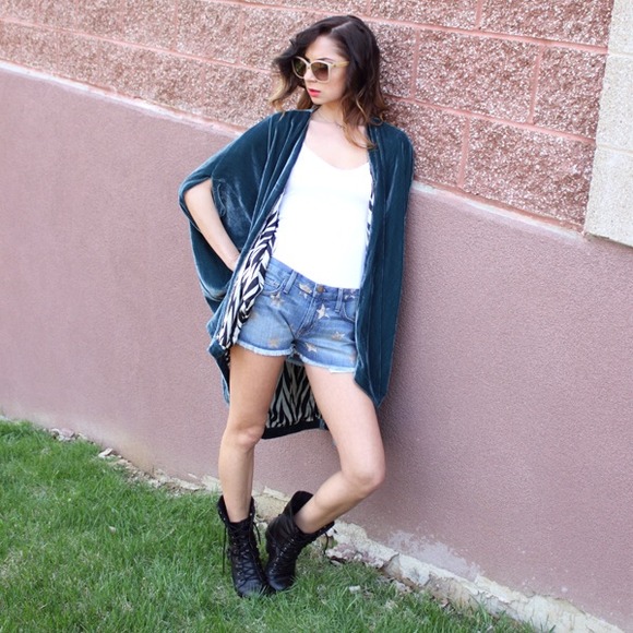 **SOLD**Winter Kate Kimono Bed Jacket Velvet