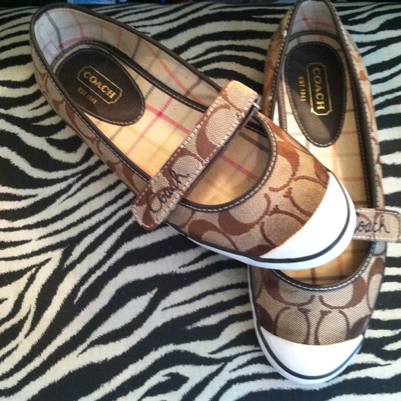 Coach flats!!!! ❤ price REDUCED!!!!