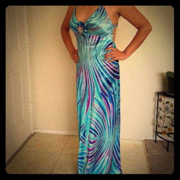 Blue long and fresh dress.
