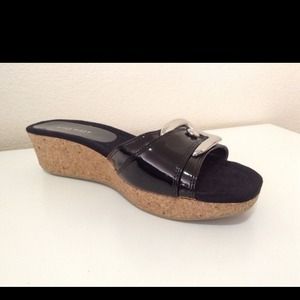 Nine West Patent Slides w/Silver Buckles Sz 9