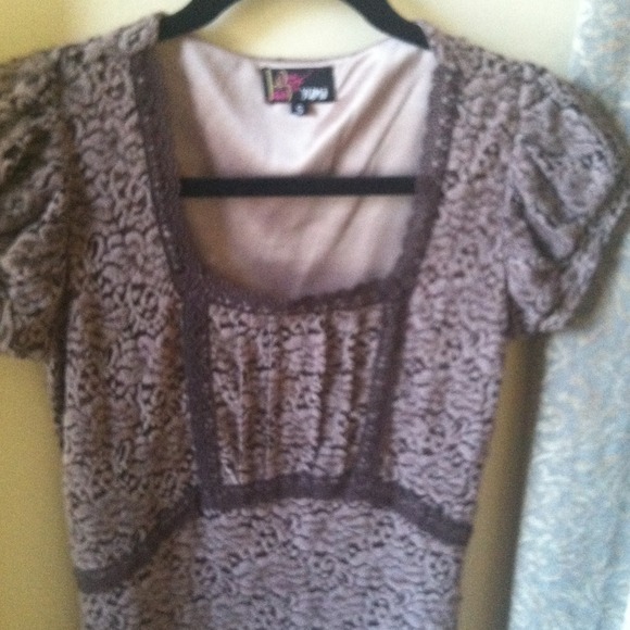 Yumi lace dress - Picture 2 of 4