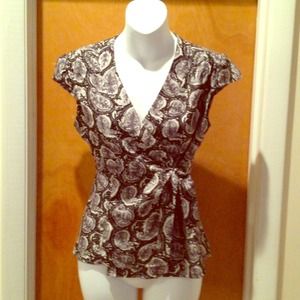 NANETTE  LEPORE silk wrap top  blouse Size 2.