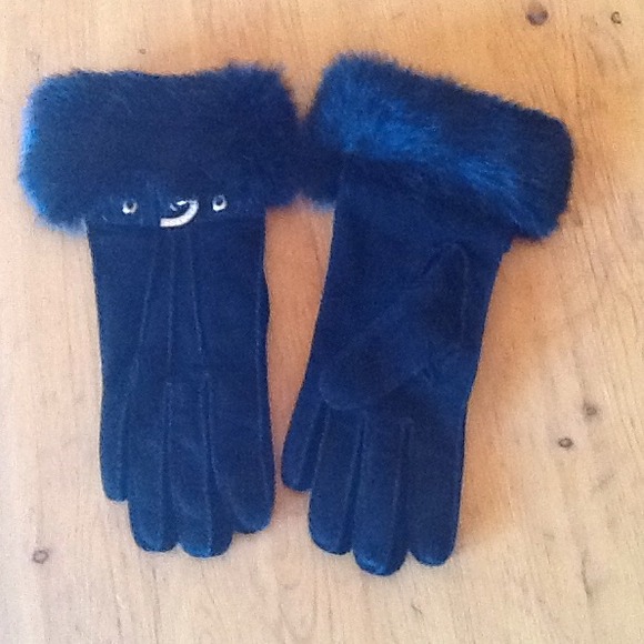 ~~~~SOLD~~~~COACH FUR GLOVES.