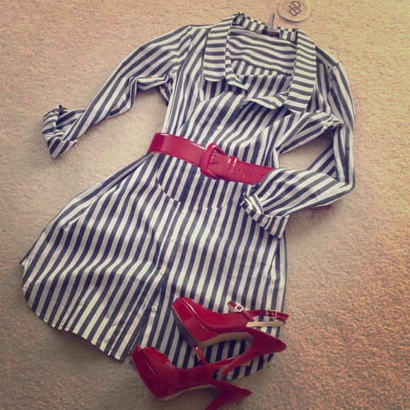 SO CUTE AND STYLISH BCBG SHIRT DRESS