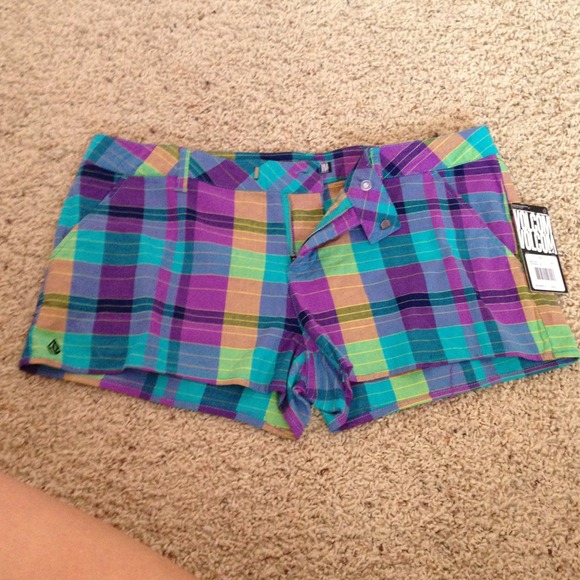 Volcom Pants - Volcom multicolor shorts