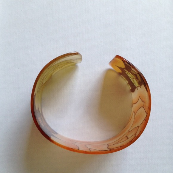 SOLD! Plastic cuff!! - Picture 2 of 3