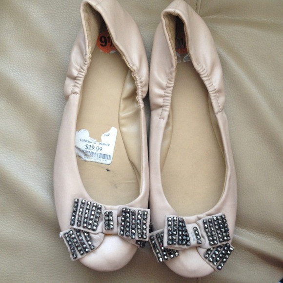 Women flats