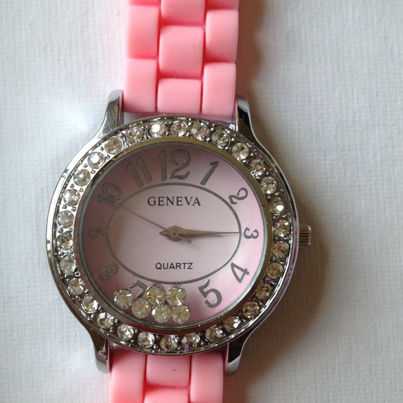 Pink watch! - Picture 2 of 4