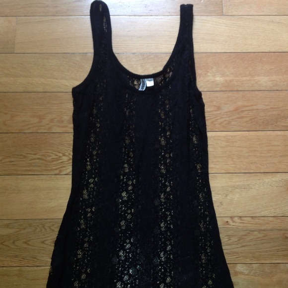 SOLD IN BUNDLE!! BKE tank top