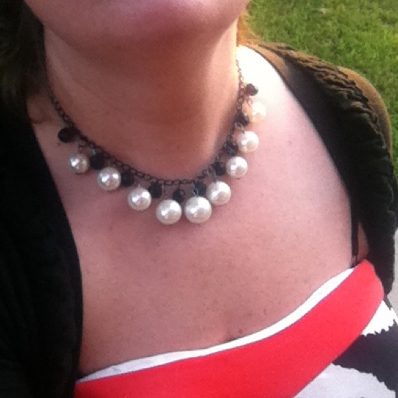 Host PickLarge pearls/black bead necklace set - Picture 4 of 4