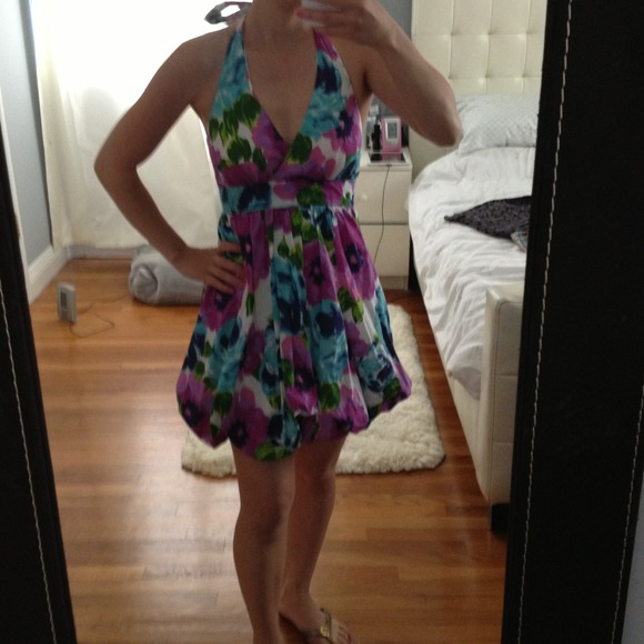 ⬇Price reduced⬇Floral halter dress