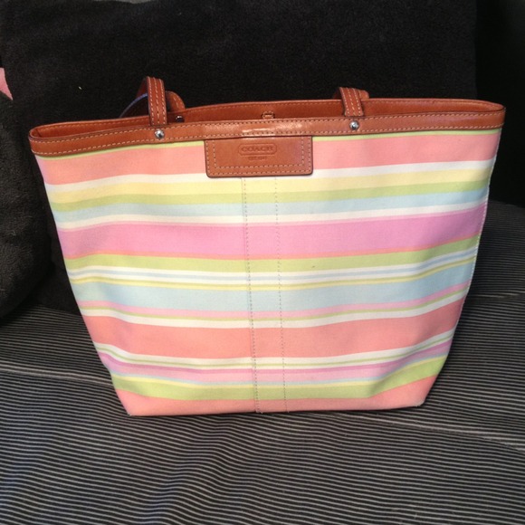 Coach Summer tote!!!