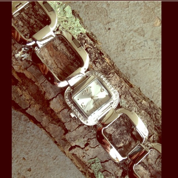 ✨🌟✨Ladies chrome silver link watch ✨🌟✨