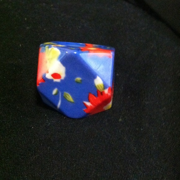 Blue Floral Ring!! 💐 - Picture 3 of 4