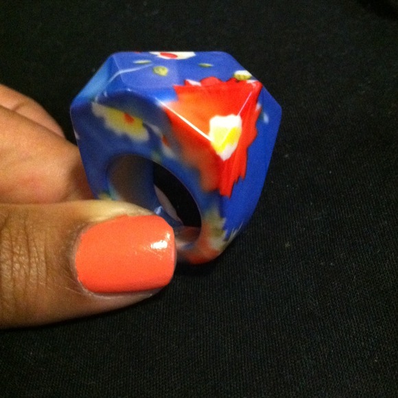 Blue Floral Ring!! 💐 - Picture 4 of 4