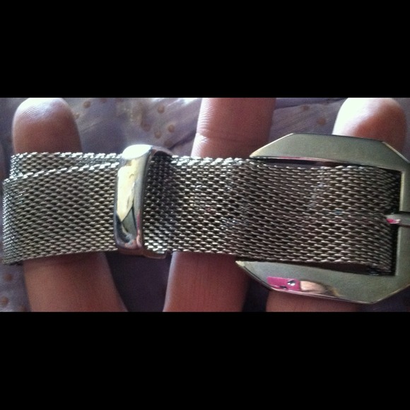 Jewelry - Hot!!.. Silver mesh buckle arm band..