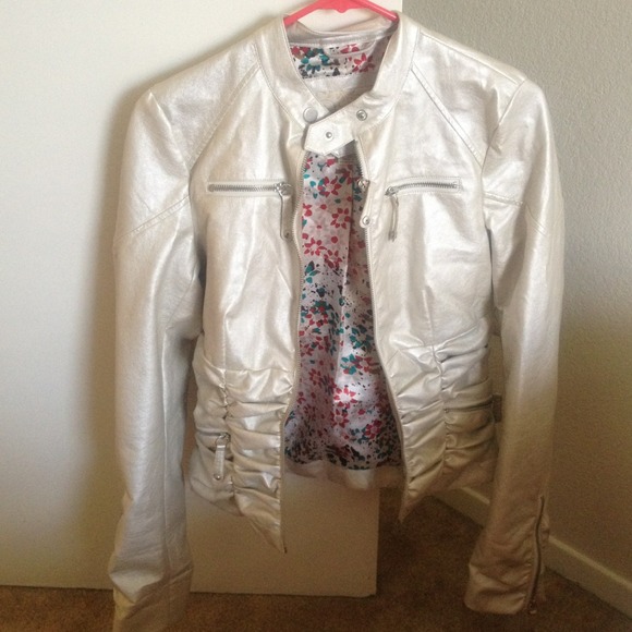 Daytrip champagne color jacket