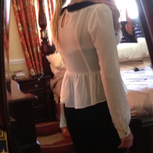 NWT Ivory and Black Peplum Top - Picture 2 of 2