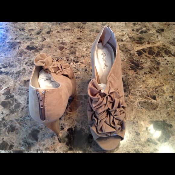 Taupe High Heel Shoe