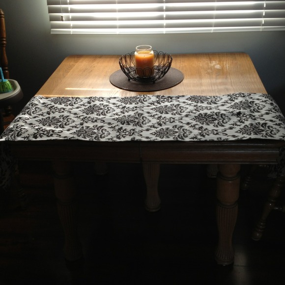 Table runner