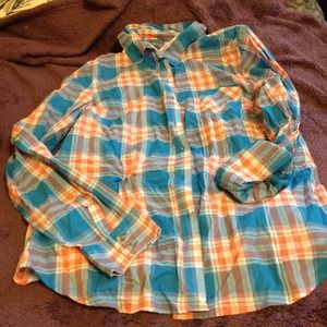 ❌Reserved ❌Checkered button up shirt. ✅PayPal