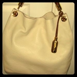 New Michael Kors Skorpios Large Shoulder Bag/sold