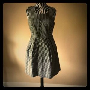 Modcloth dress. Size L. Blck/whte cotton, pockets