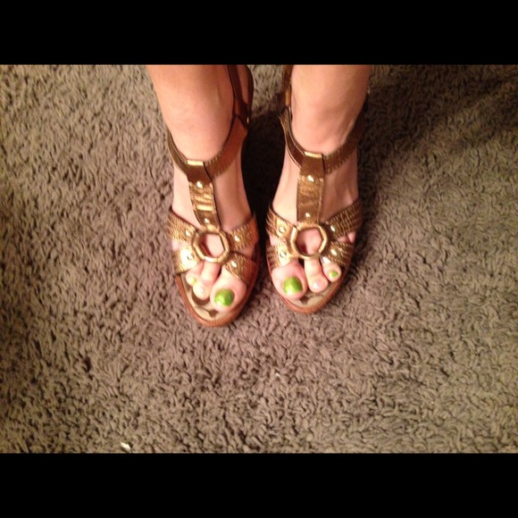 ✨Reduced✨Coach Bronze Metallic leather wedges