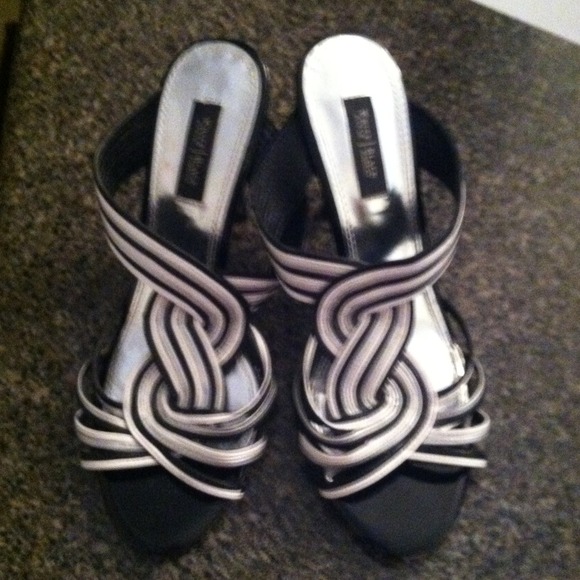 Whitehouse black market heels size 8