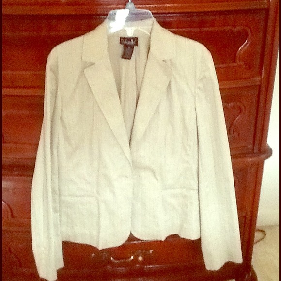 Rafaella Cream blazer 8P. Gently used.