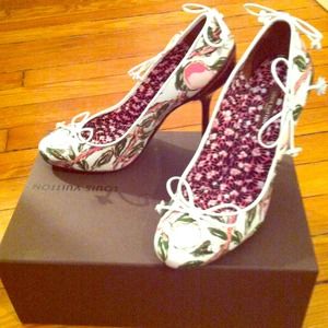 100Auth❤Louis Vuitton💚flower fields pump