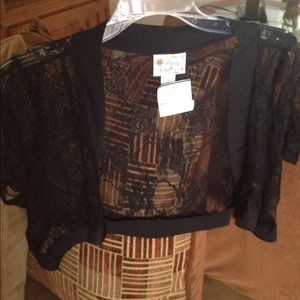 ✨Black lace shrug✨