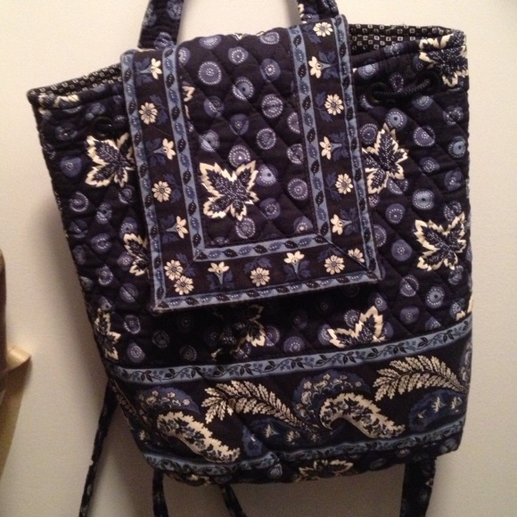 Vera Bradley backpack. - Picture 1 of 2