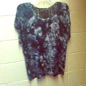 Tie dye tshirt w lace back!