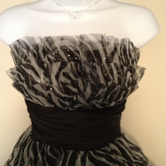 💫Absolutely Stunning Prom/Cocktail Dress!!!!💫 - Picture 2 of 4