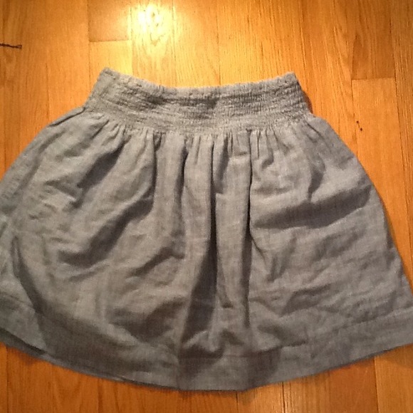 Soft jean material skirt - Picture 3 of 3