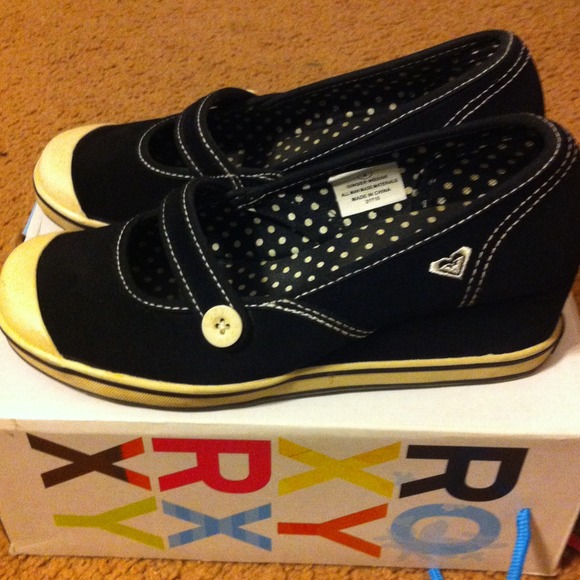 Roxy Black and Cream Ginger Wedges Size 4
