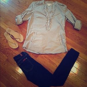 Precious tan and white checkered tunic!