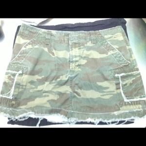 Camo mini skirt