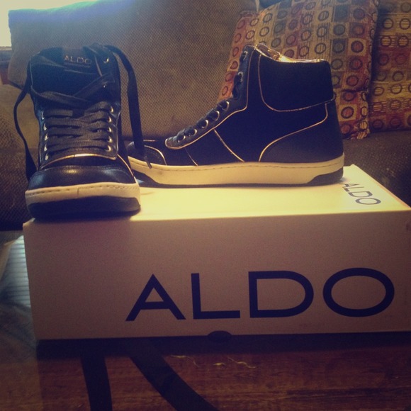 Aldo - Taraka Sneaker - Black - Size 6.5