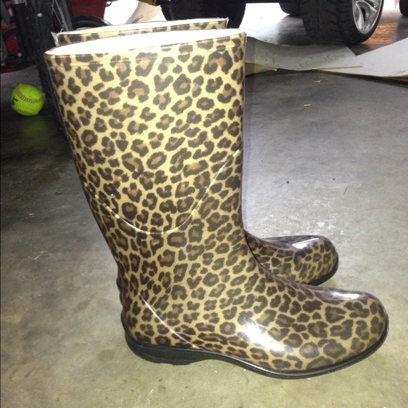 REDUCED!!  Leopard print rain boots