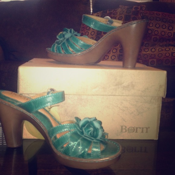 Born - Cornflower Sandals - Turquoise - Size 8