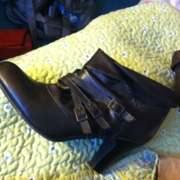 dark brown heels