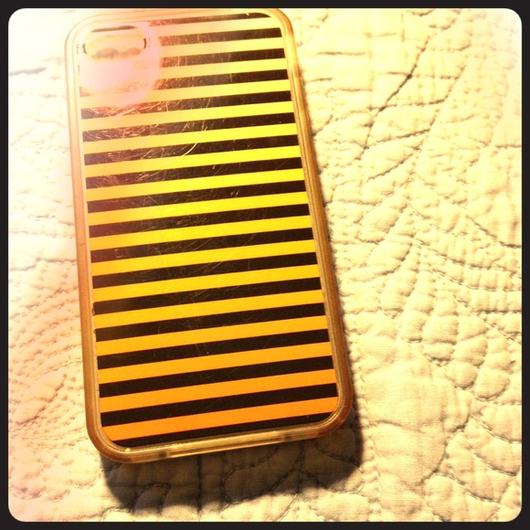 Nicole miller Accessories - Nicole miller iPhone 4/4S case