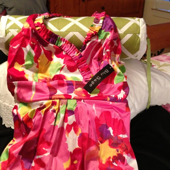 ****PRICE REDUCED****Multi color backless dress - Picture 2 of 4
