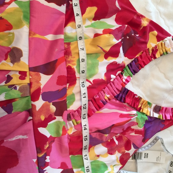 ****PRICE REDUCED****Multi color backless dress - Picture 3 of 4